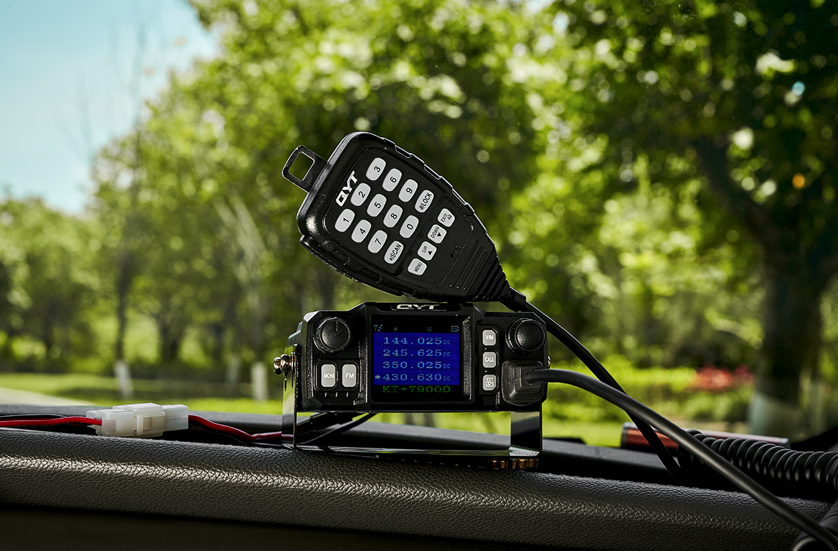 QYT mini 25w quad band quad-standby mobile radio KT-7900D